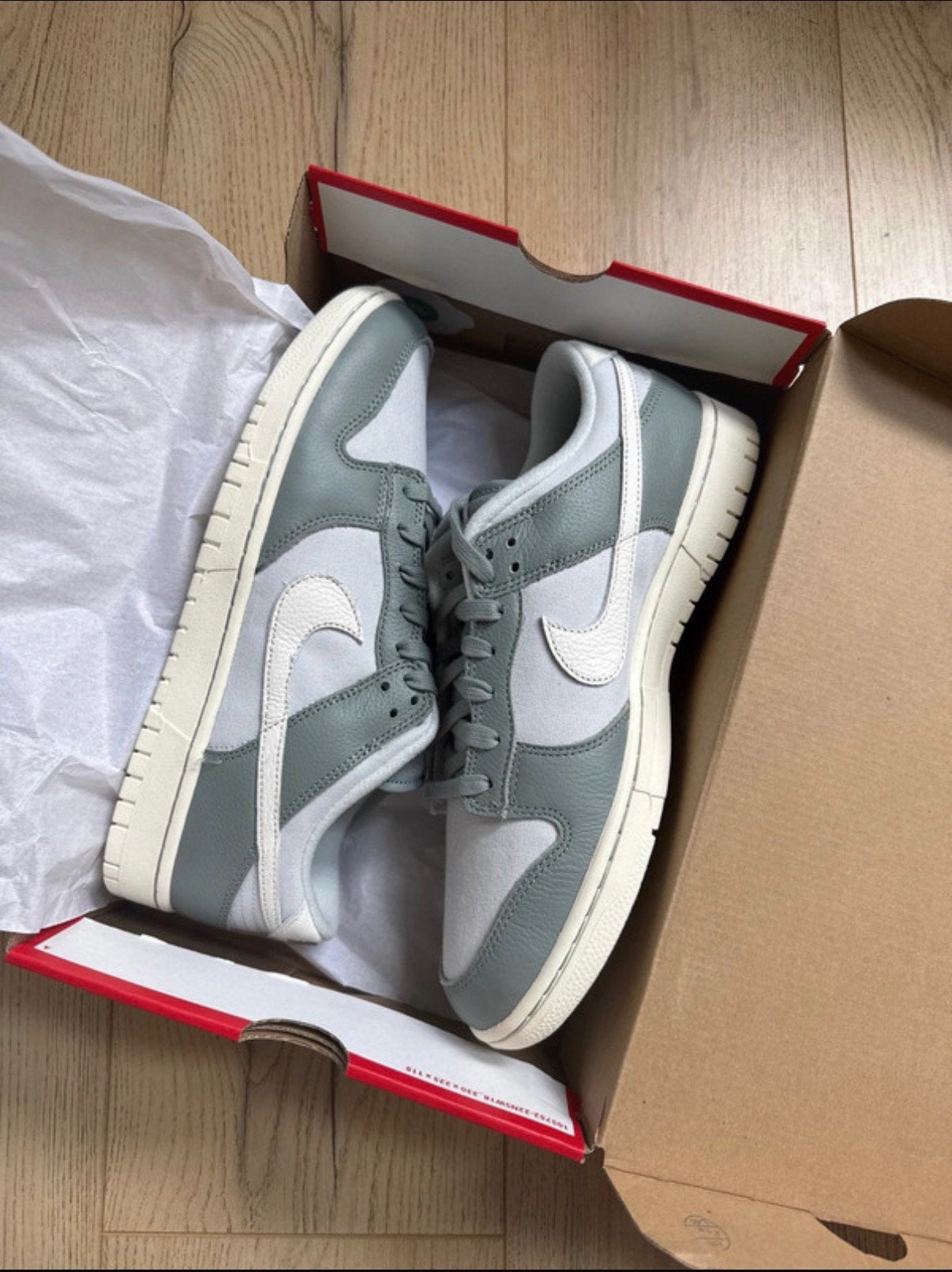 Nike Dunk Low Retro PRM Mica Green maat 45, Overige kleuren, Nieuw, Ophalen of Verzenden, Sneakers of Gympen