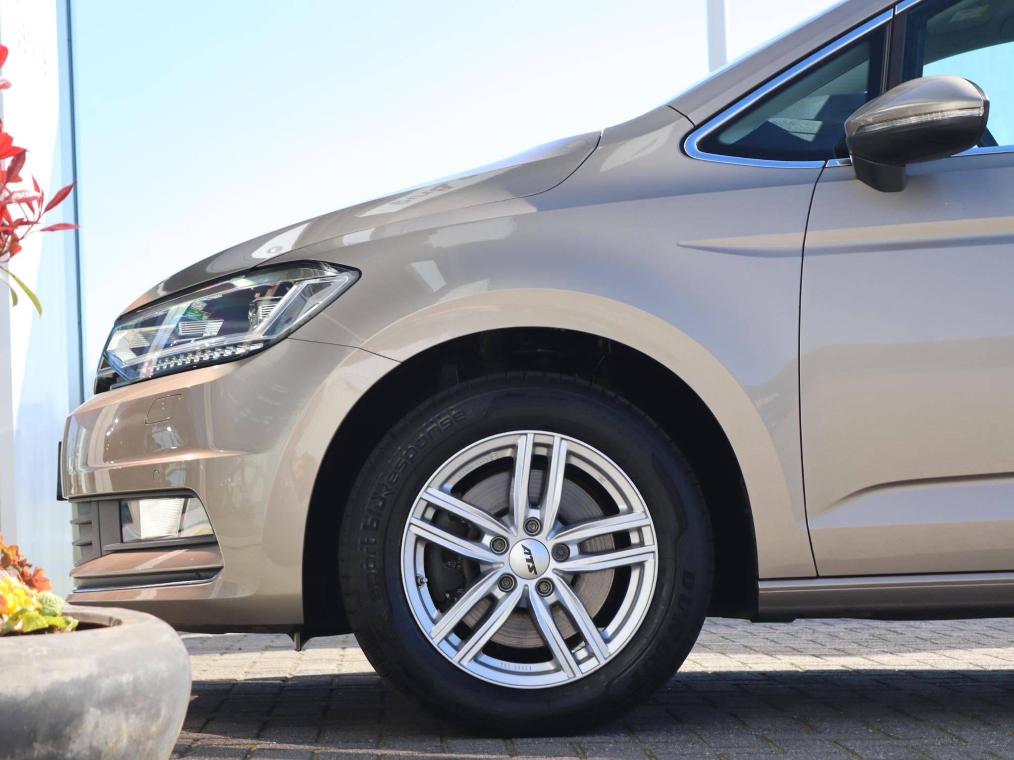 Volkswagen Touran 1.4 TSI 150 pk DSG Highline | Trekhaak Afn, Gebruikt, 4 cilinders, 150 pk, 1500 kg