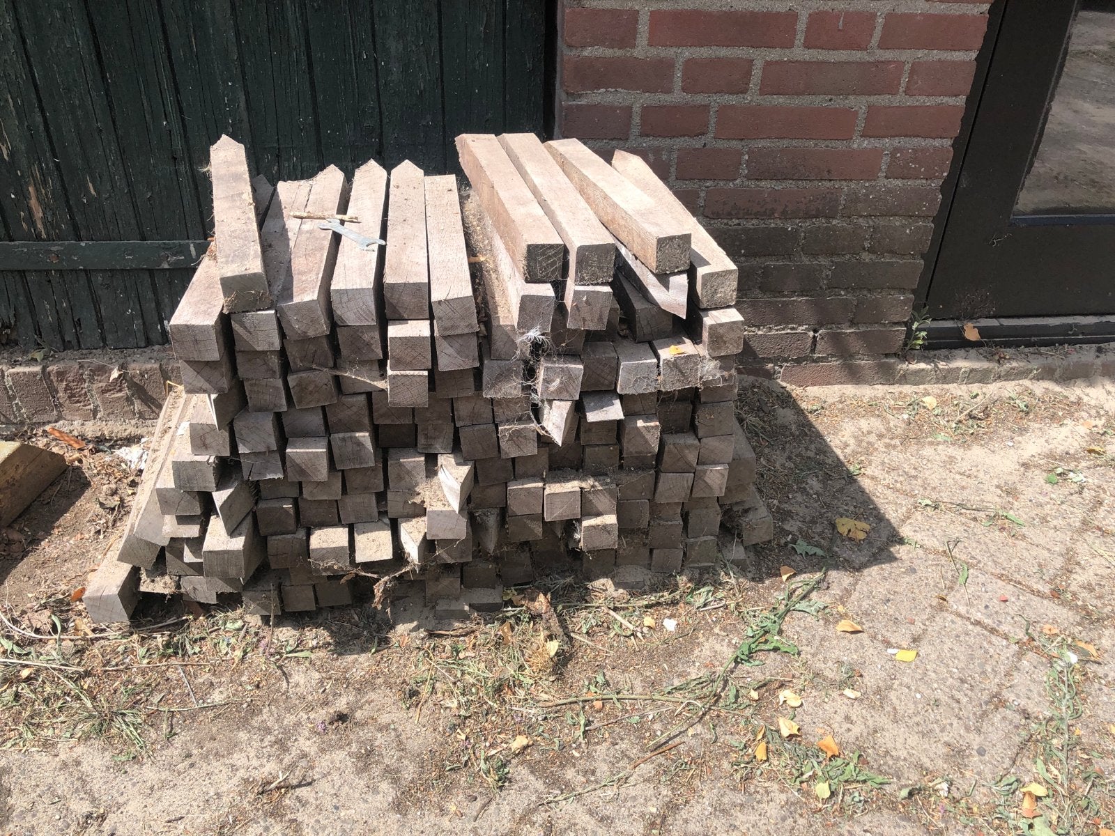 Diverse houten palen en planken, Doe-het-zelf en Verbouw, Hout en Planken, Ophalen, Gebruikt, Eiken, 200 tot 250 cm