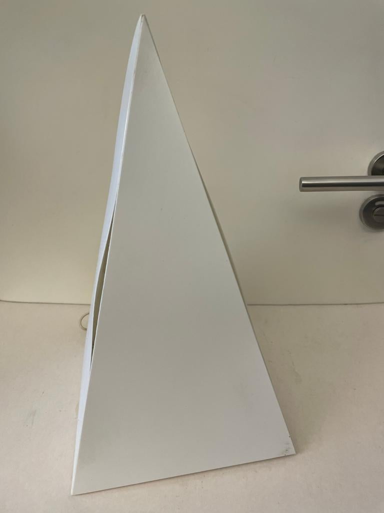 Design Tafellamp Piramide Vorm - Wit, WOJA Made in Holland, Ophalen of Verzenden, Gebruikt, Kunststof, Minder dan 50 cm
