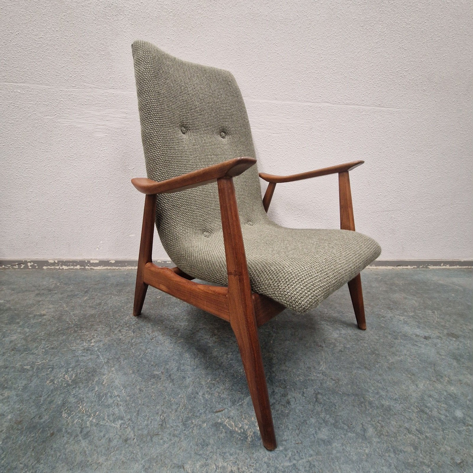 Vintage fauteuil Nieuw bekleed Louis van Teeffelen, Aaldertgeertsstraat 43 Olst, Minder dan 75 cm, Kolibri vintage, Ophalen of Verzenden