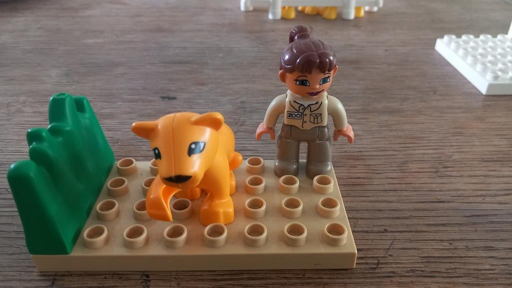 Duplo leeuw met oppasser, Ophalen of Verzenden, Gebruikt, Duplo