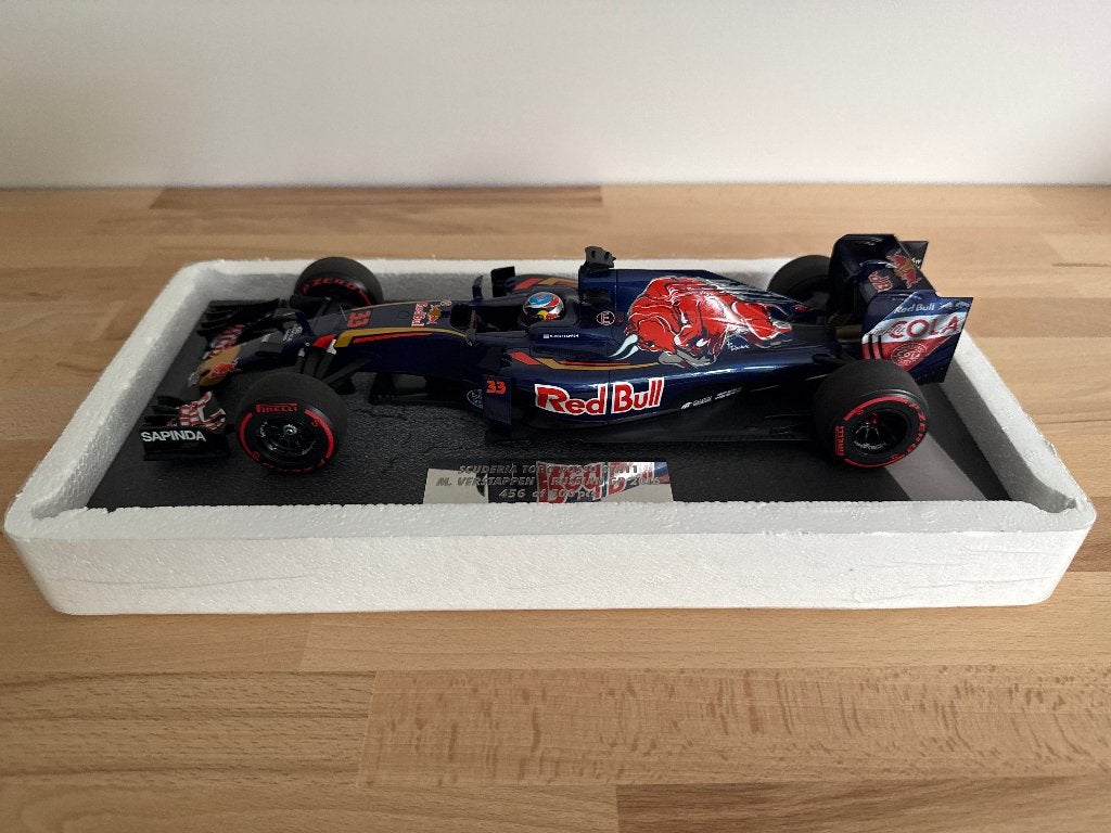 Max Verstappen Toro Rosso STR11 1:18, Russian GP 2016, Ophalen of Verzenden, Zo goed als nieuw, Formule 1