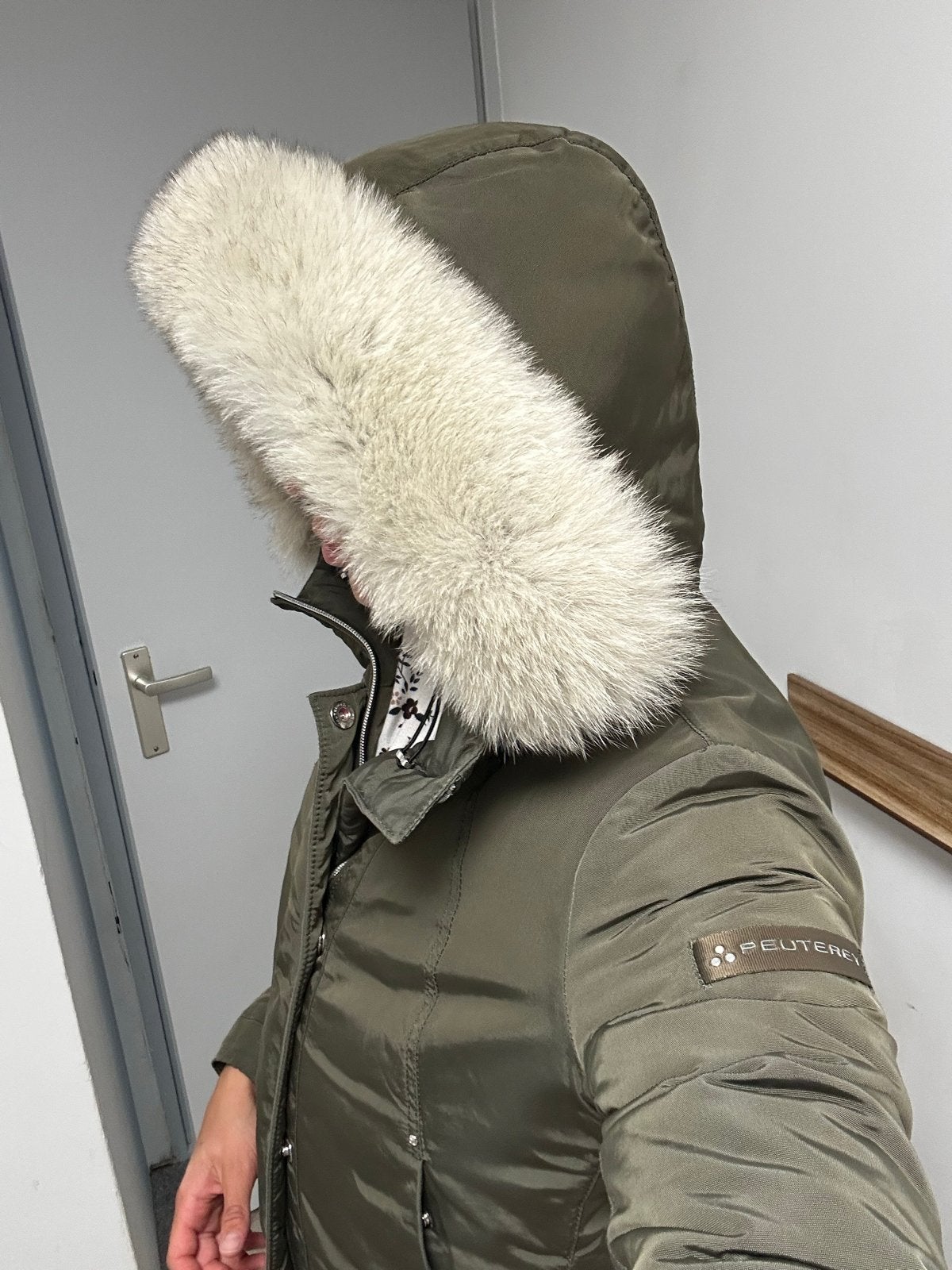 Peuterey half lange parka met bontkraag maat M-L, Ophalen, Zo goed als nieuw, Maat 38/40 (M), Groen