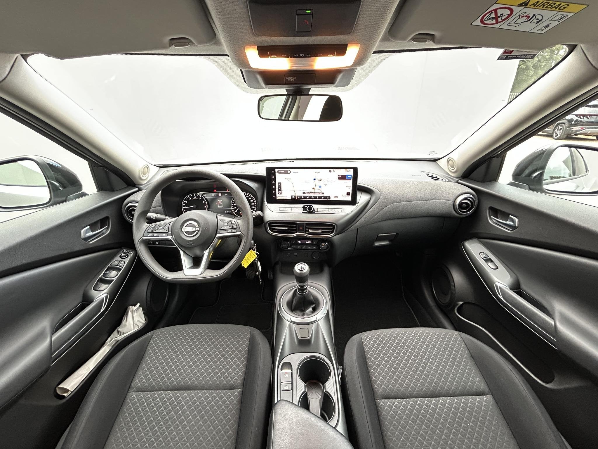 Nissan Juke 1.0 DIG-T Acenta Handgeschakeld / Allseason band, Voorwielaandrijving, Stof, Euro 6, Bedrijf