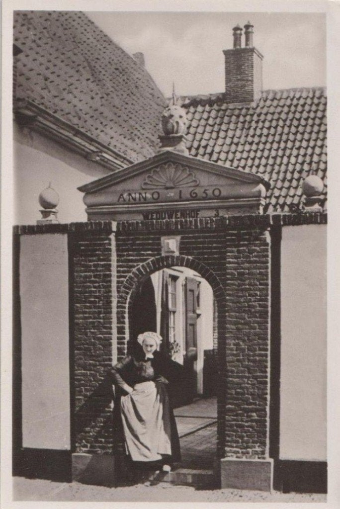 Elburg 1950; Weduwenhofje - gelopen., Verzenden, 1940 tot 1960, Gelopen, Gelderland
