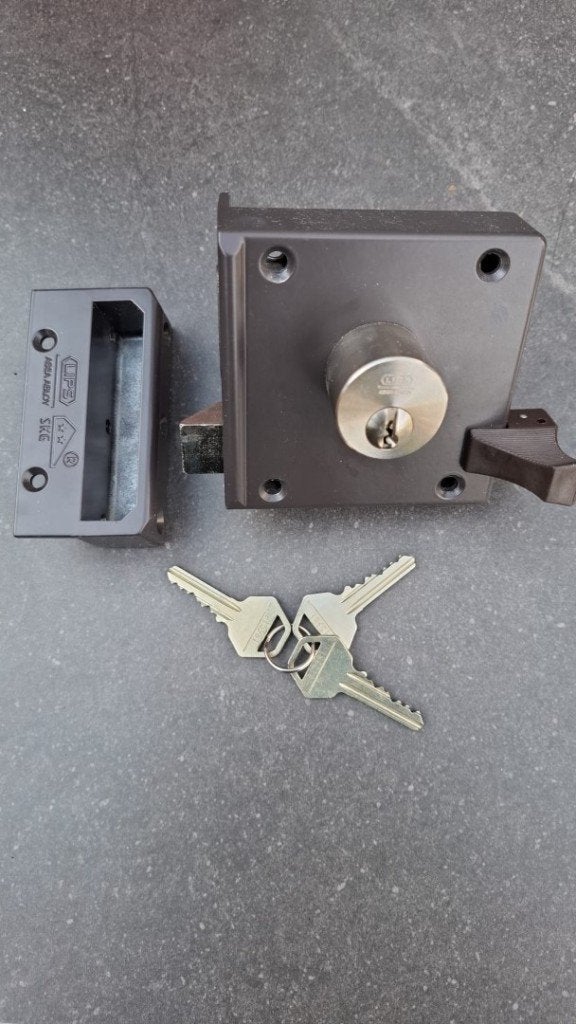 Nieuw Lips Assa Abloy Oplegslot Rechts, Ophalen of Verzenden, Nieuw, IJzer, Slot