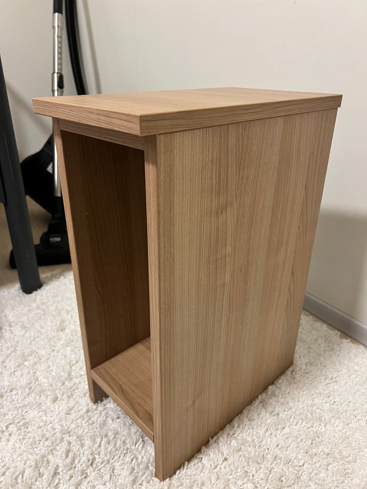 Mooie houten bijzettafel / nachtkastje in licht eiken kleur, Huis en Inrichting, Ophalen of Verzenden, Zo goed als nieuw