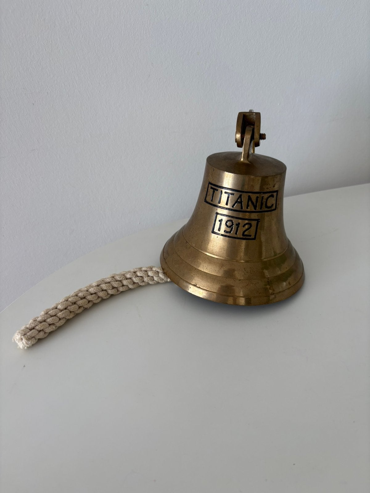 Titanic 1912 scheepsbel, Verzenden
