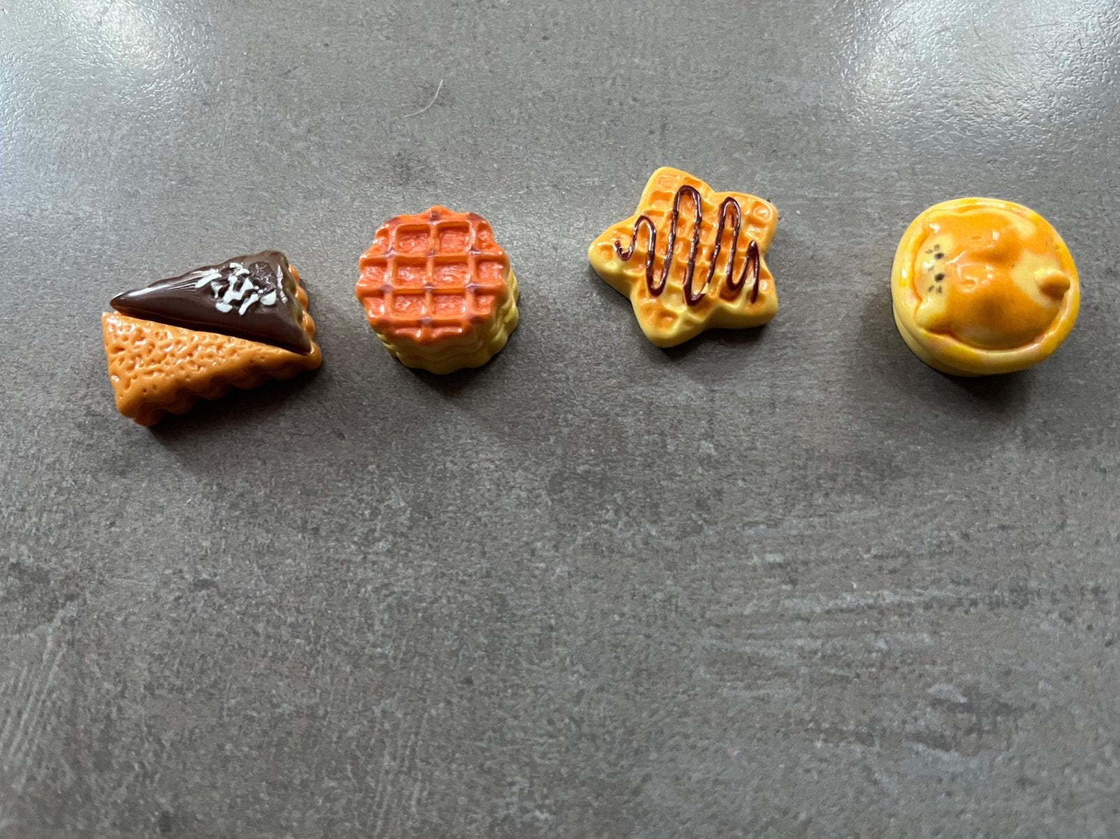 4 luxe broodjes inclusief verzenden voor poppenhuis, Ophalen, Nieuw, Poppenhuis