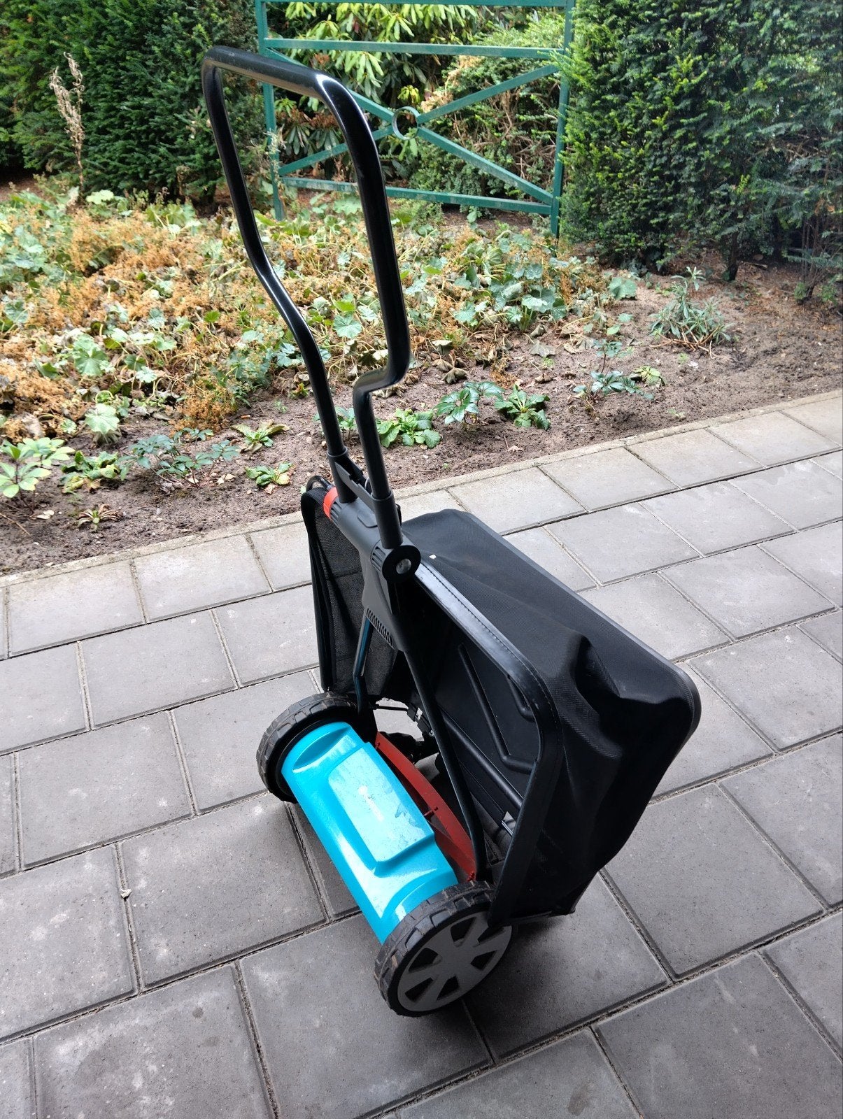 zo goed als nieuwe Gardena 330 grasmaaier, Tuin en Terras, Grasmaaiers, Ophalen, Handgrasmaaier, Zo goed als nieuw, Kooimesmaaier