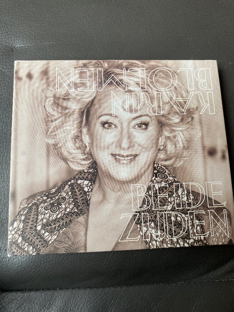 Karin Bloemen - Beide Zijden (Gesigneerd), Ophalen of Verzenden, Zo goed als nieuw, Overige genres