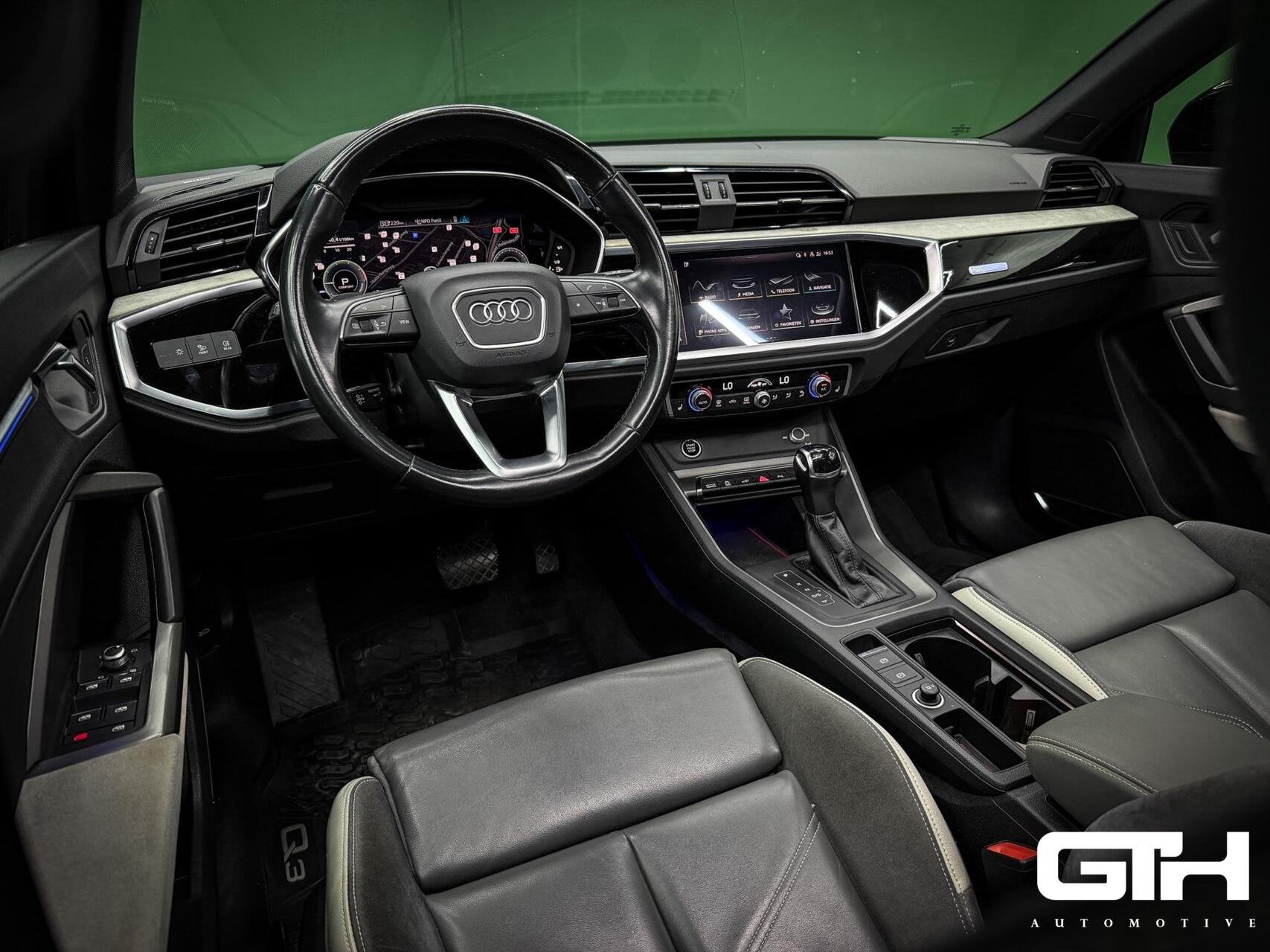 Audi Q3 45 TFSI e S-Line B&O | Keyless | Memory | Pano | 360, Dealer onderhouden, Automatische klimaatregeling, 245 pk, Hybride Elektrisch/Benzine