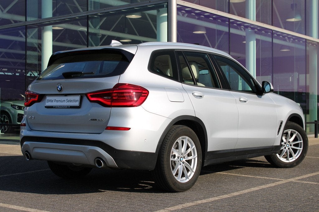 BMW X3 xDrive20i High Executive Automaat / Trekhaak / Adapti, 1998 cc, 15 km/l, Gebruikt, 4 cilinders