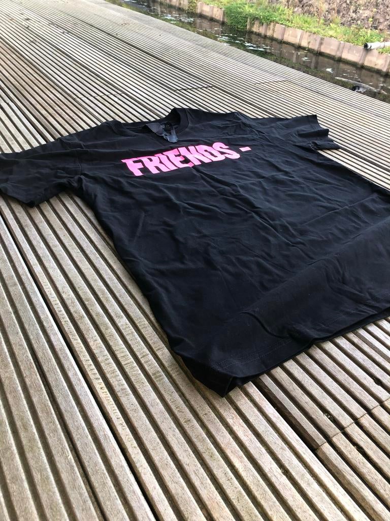 Vlone Friends T-shirt Zwart Maat S, Zwart, Nieuw, Ophalen of Verzenden, Korte mouw