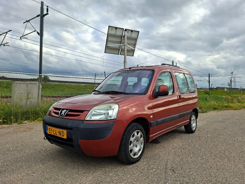 Peugeot Partner 1.4 Combi 2003 Bruin Airco NIEUWE APK, Auto's, Peugeot, Bedrijf, Partner, ABS, Airconditioning, Alarm, Centrale vergrendeling