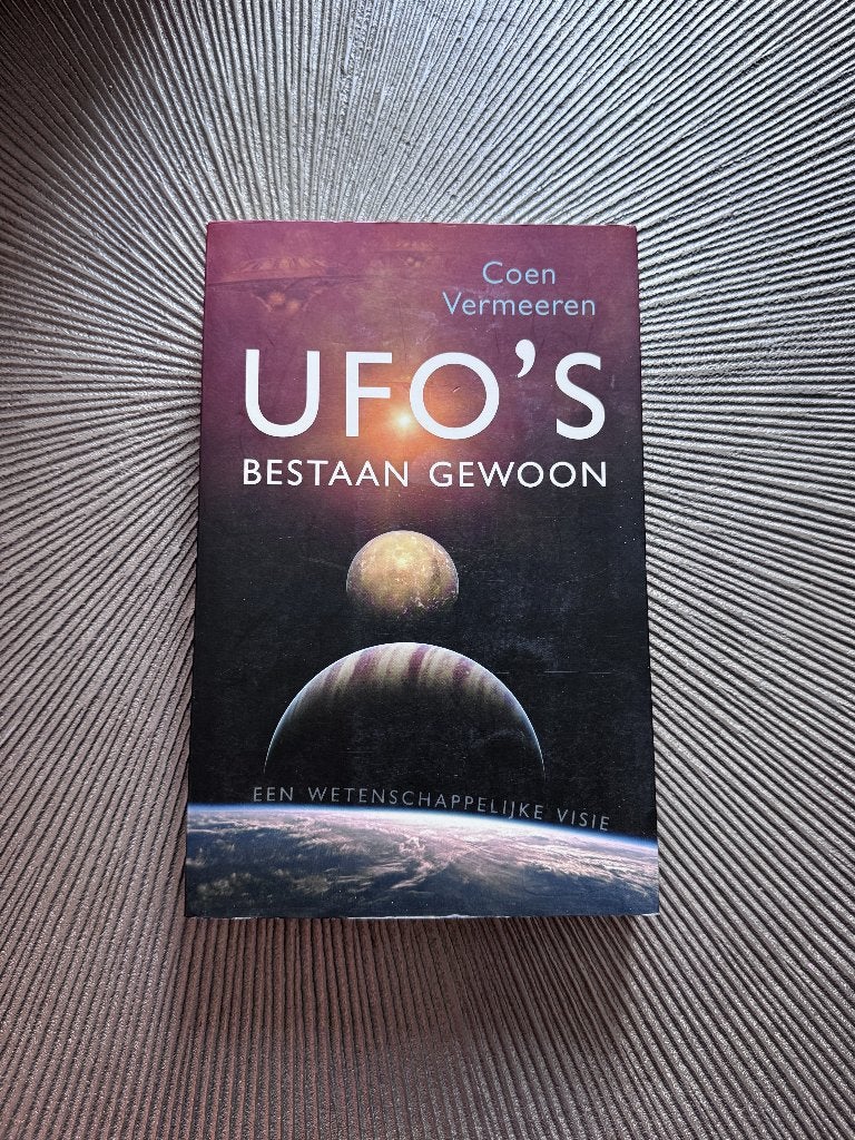 Ufo's bestaan gewoon - Coen Vermeeren, Boeken, Ophalen of Verzenden, Zo goed als nieuw, Natuurwetenschap
