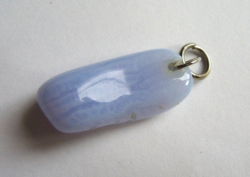 chalcedoon blauwe hanger edelsteen mineraal calcedoon blauw, Sieraden, Tassen en Uiterlijk, Blauw, Ophalen of Verzenden, Zo goed als nieuw