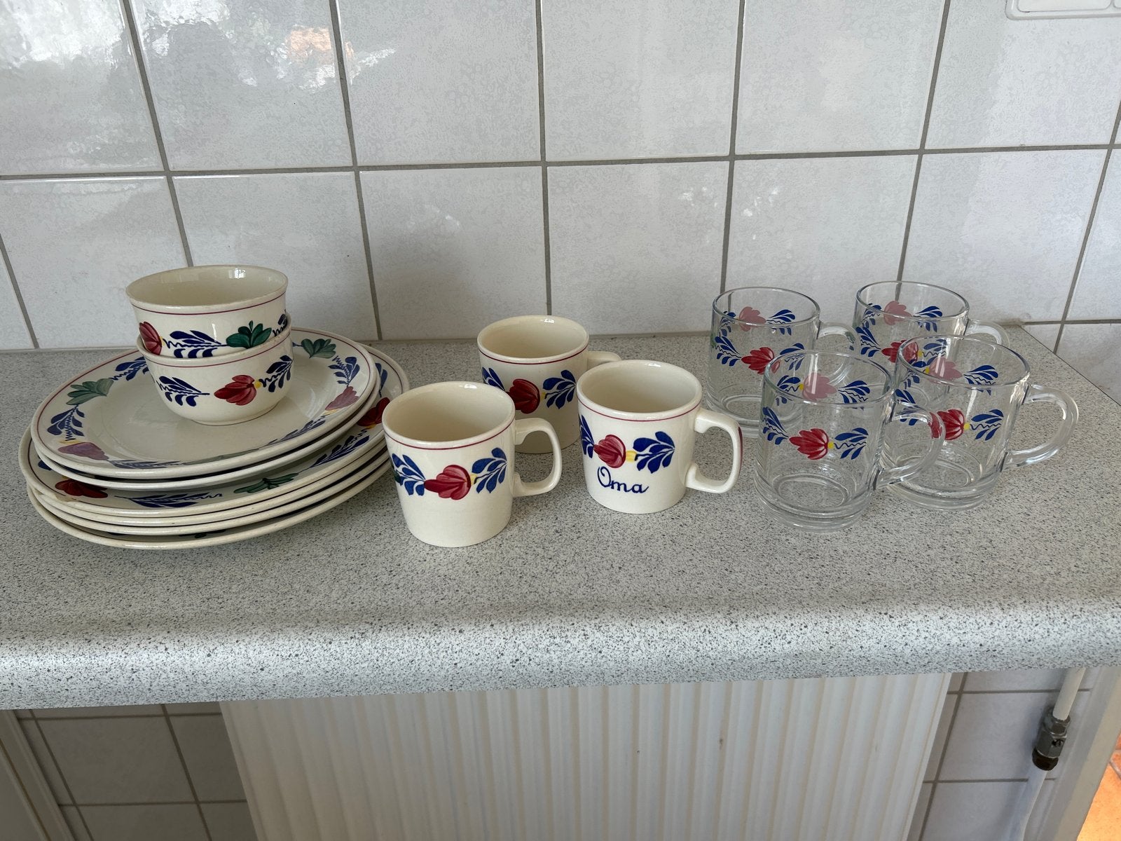 Boch, Boerenbont servies en glazen set, Huis en Inrichting, Ophalen of Verzenden, Gebruikt, Aardewerk, Compleet servies
