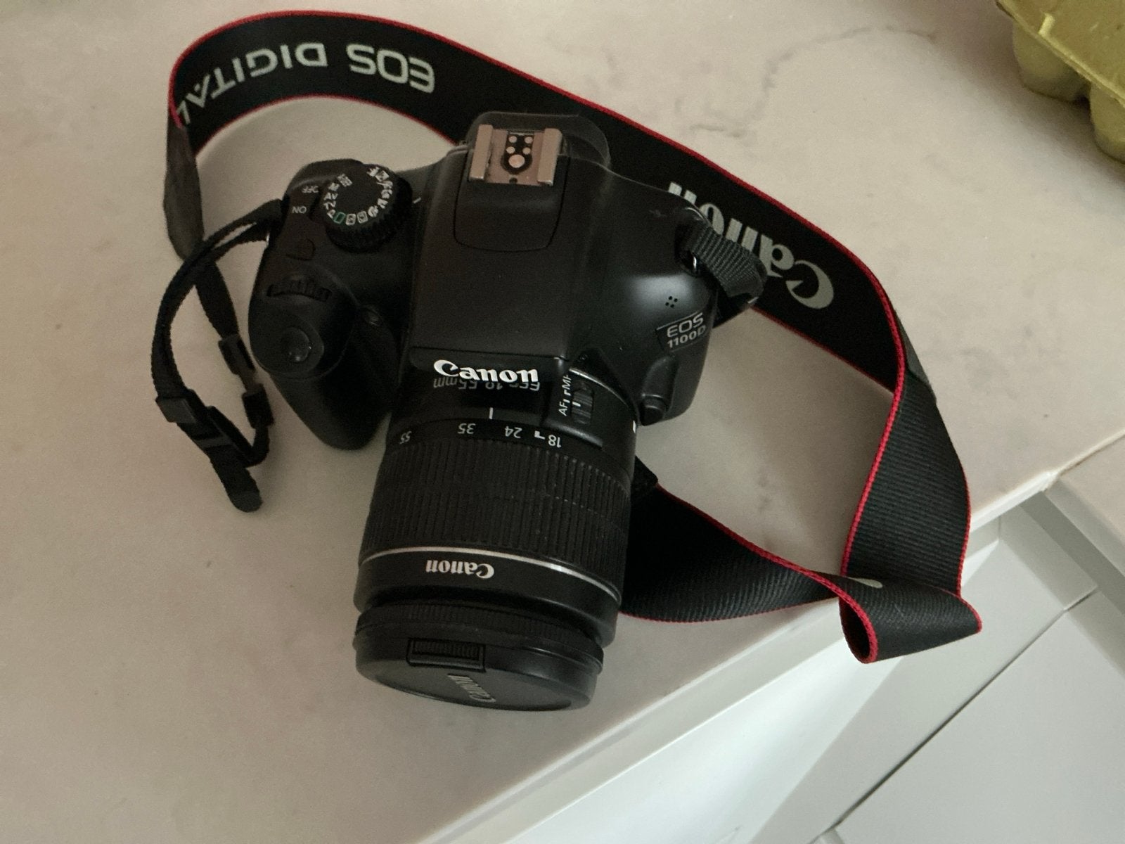 Canon EOS 1100D Spiegelreflexcamera met EF-S 18-55mm lens, Ingebouwde flitser, Gebruikt, Spiegelreflex, Canon