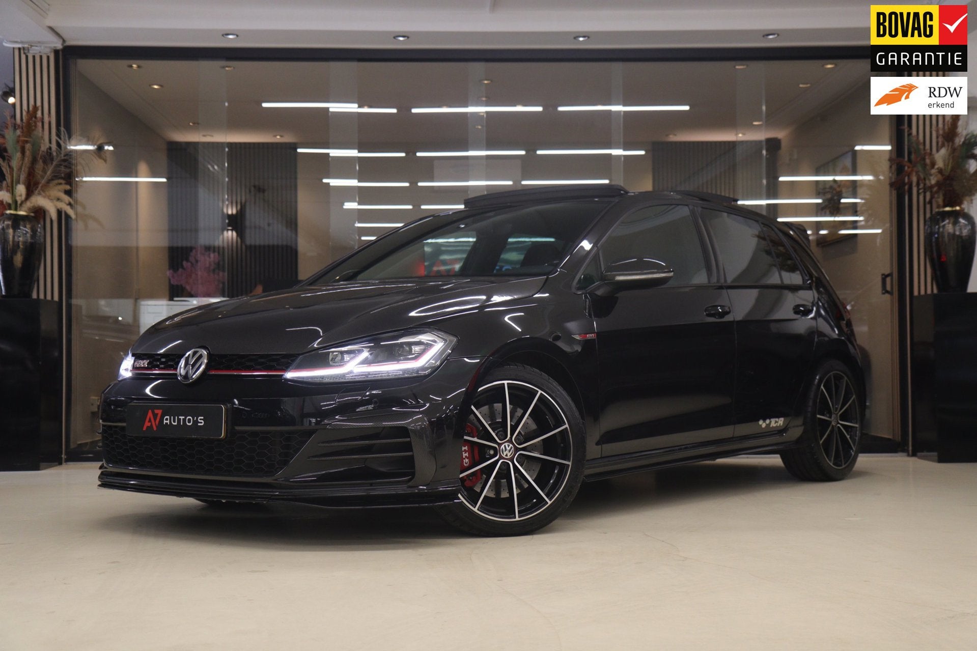 Volkswagen Golf 2.0 TSI GTI TCR /PANO/MILLTEK/CARPLAY/CARBON, Auto's, 1330 kg, Gebruikt, Euro 6, 4 cilinders