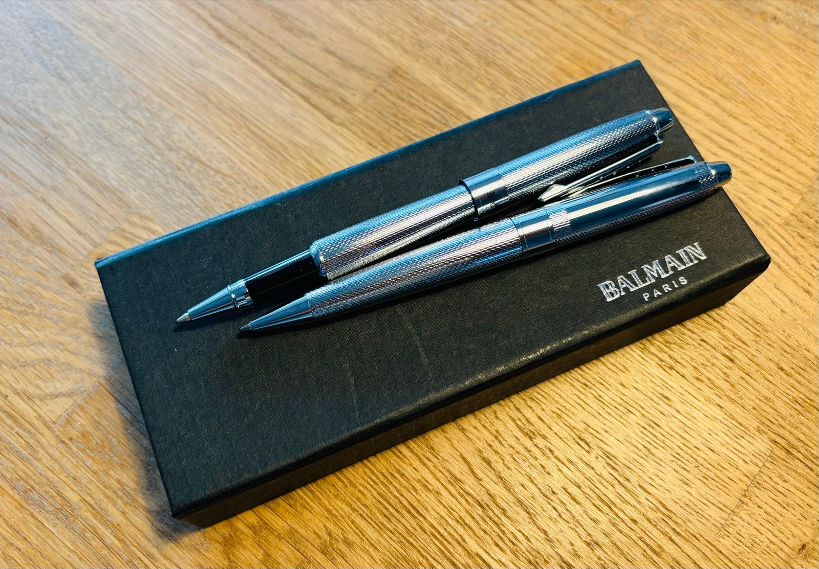 Balmain Pennenset - Balpen en Rollerpen in doos, Verzamelen, Pennenset, Met doosje, Zo goed als nieuw, Ophalen