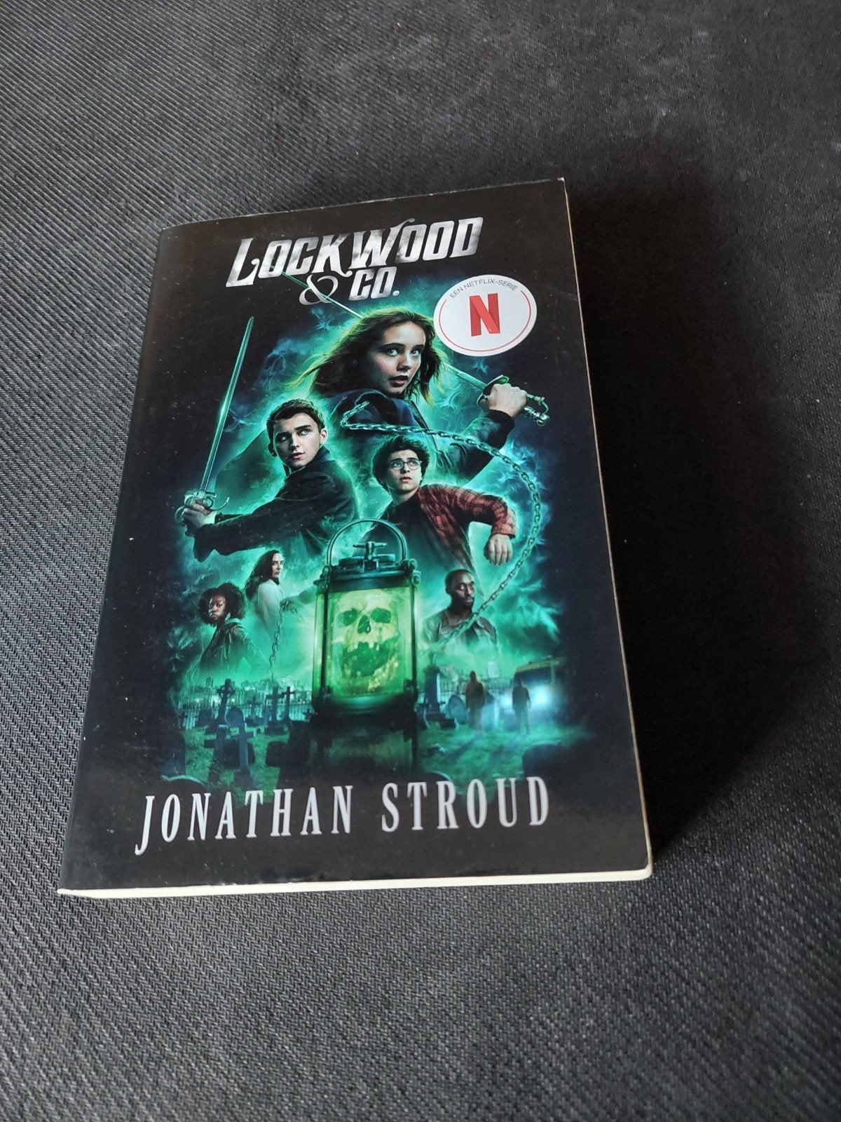 Lockwood & Co. - De Schreeuwende Wenteltrap, Boeken, Ophalen of Verzenden, Gelezen, Jonathan Stroud, Fictie