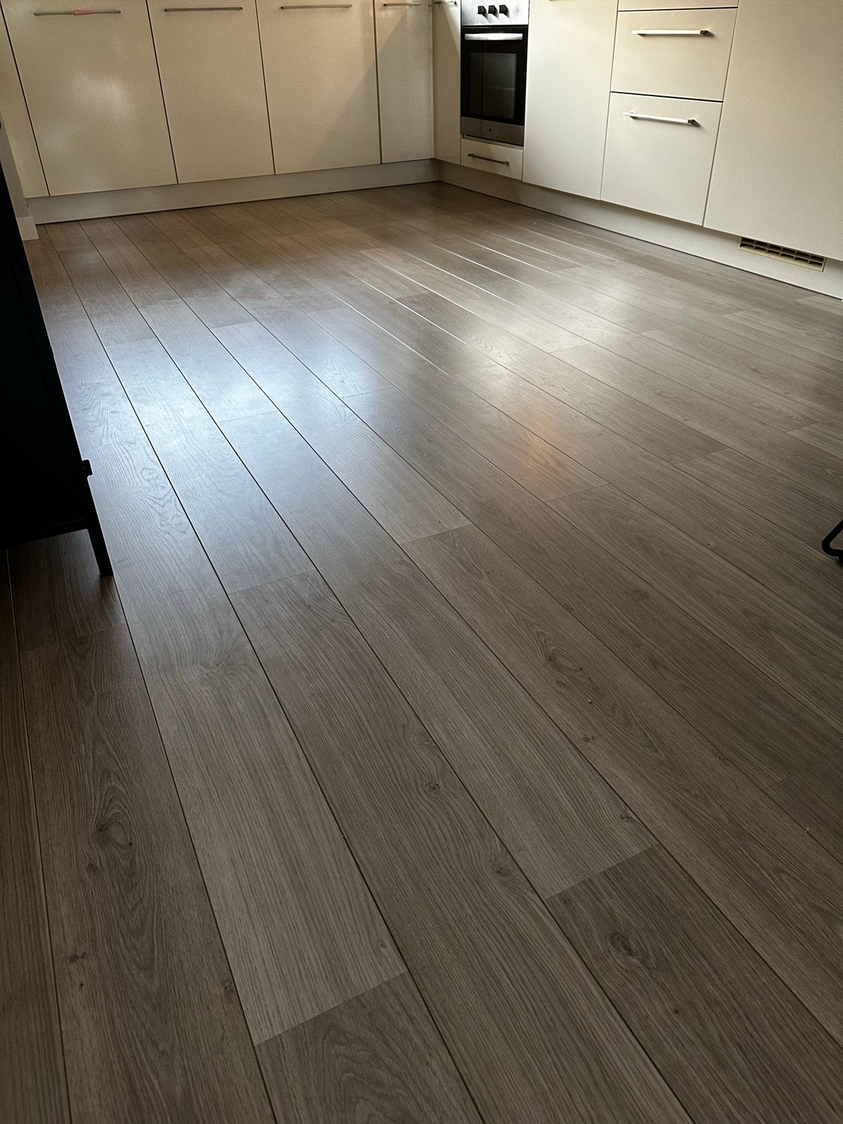 Laminaat vloer - ca. 50 m². Zelf demonteren 4-5 september, Ophalen, Kunststof, Gebruikt, 50 tot 150 cm