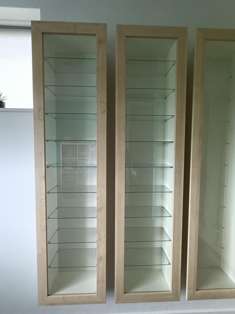 2 x Ikea bertby vitrinekastjes, Ophalen, Glas, 25 tot 50 cm, Gebruikt