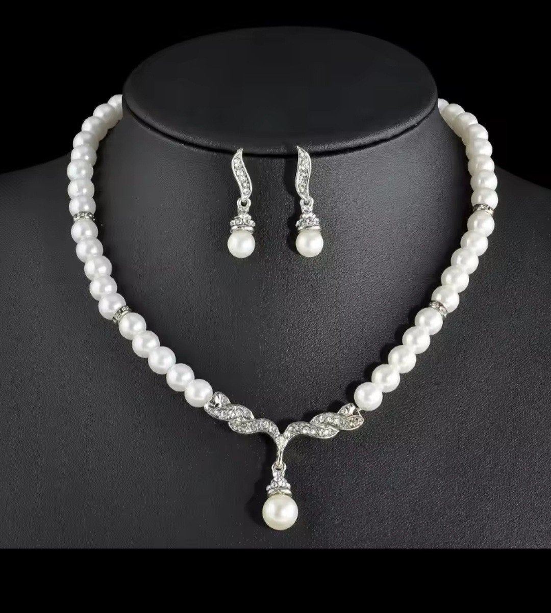 Nieuw Parelketting en Oorbellen Set met Strass, Ophalen, Overige materialen, Met hanger, Wit