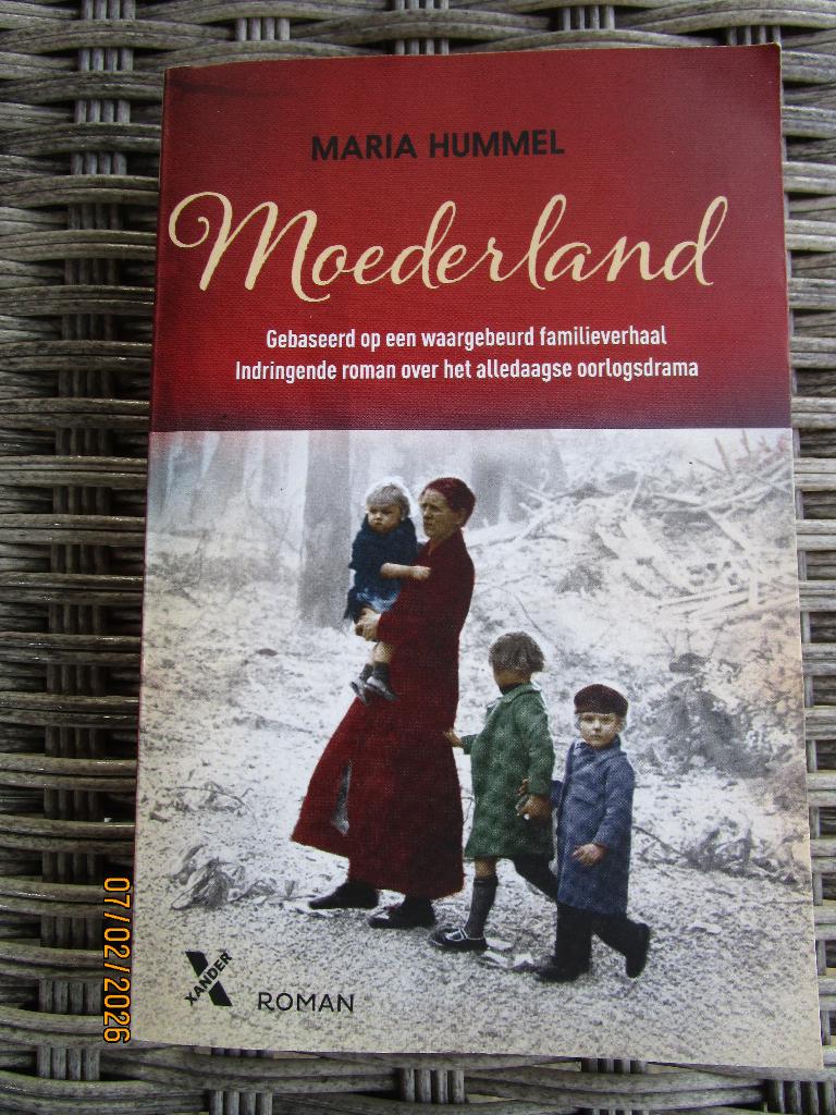 Maria Hummel  / Moederland, Ophalen of Verzenden, Gelezen, Maria Hummel