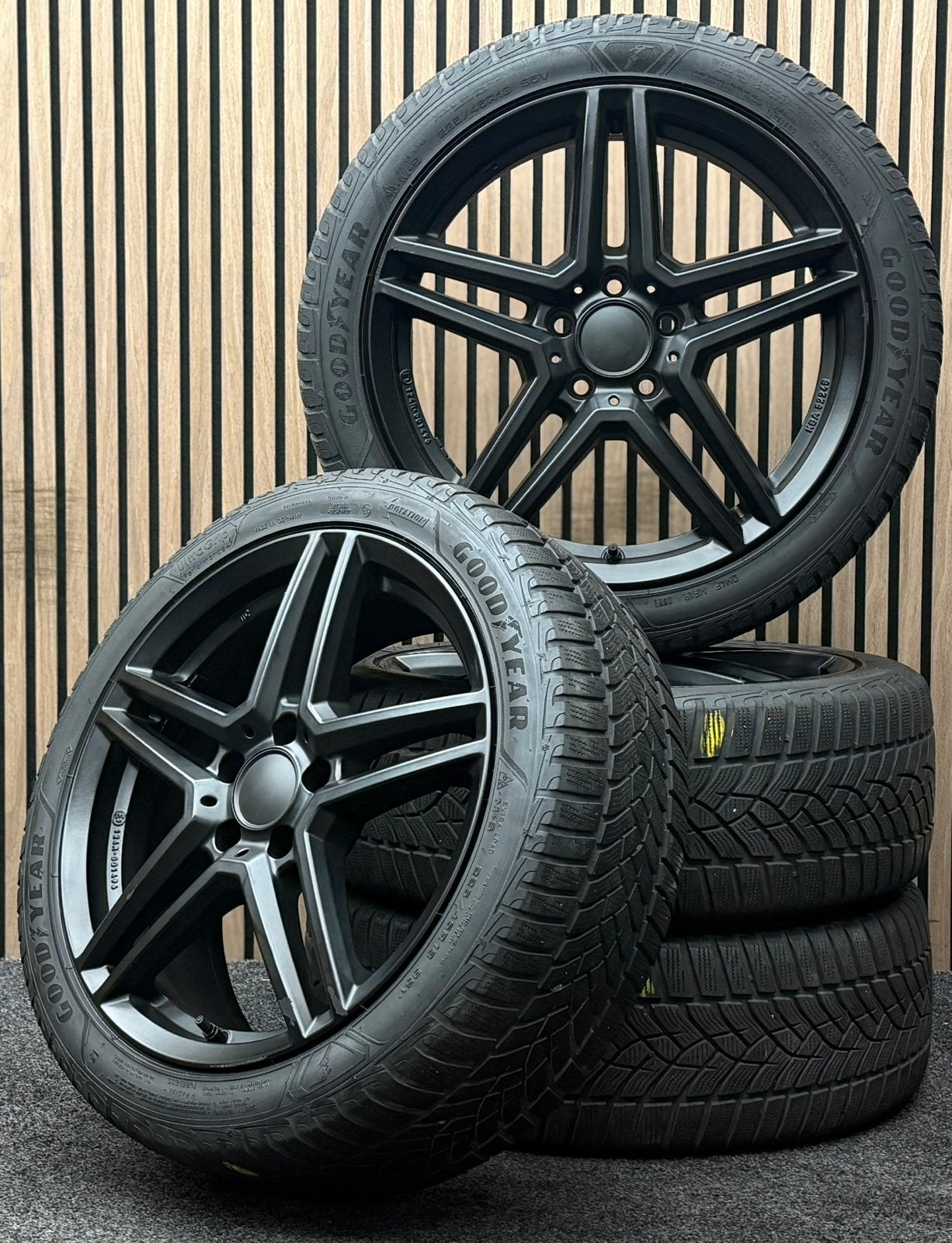 WINTER! 18 inch Rial M10 - Skoda Octavia 5x112 ET49 Goodyear, Ophalen, 18 inch, ., Banden en Velgen