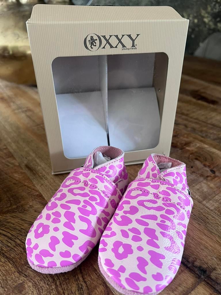 Panter print leren slofjes van Oxxy nieiw maat 18., Slofjes, Meisje, Nieuw, Ophalen of Verzenden