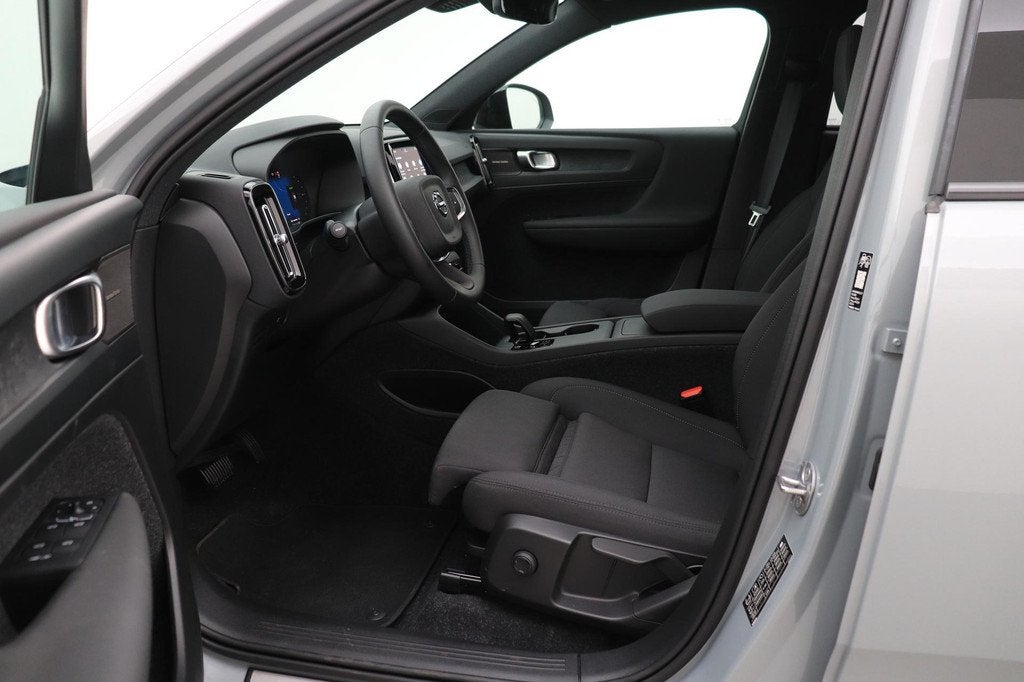 Volvo EX40 Twin Motor Plus Black Edition 82 kWh | ACC | Pano, Auto's, Volvo, Automaat, Stof, Gebruikt, 82 kWh