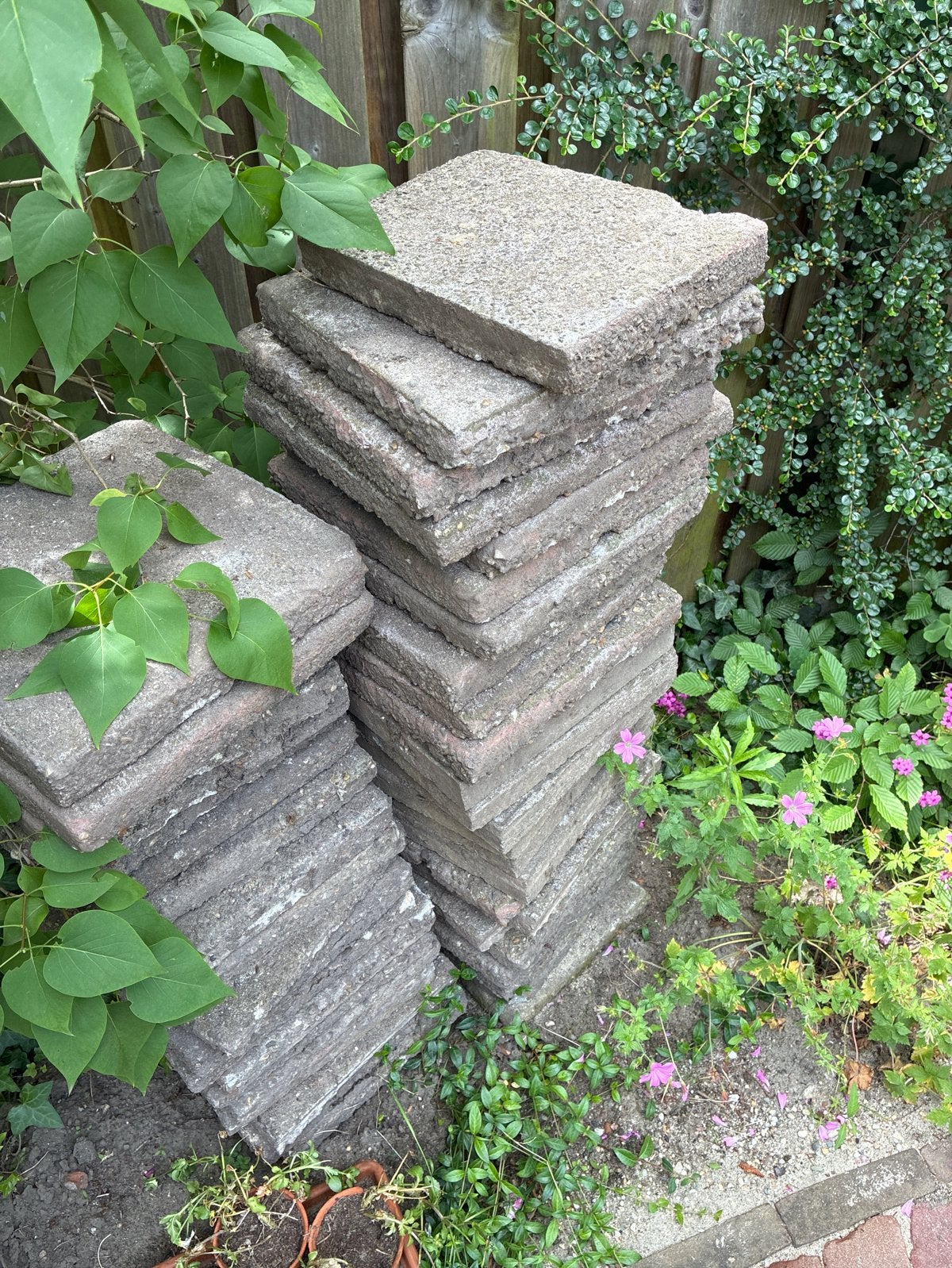 Gratis: 90 grijze terrastegels 30x30, Tuin en Terras, Ophalen, Gebruikt, 10 m² of meer, Beton