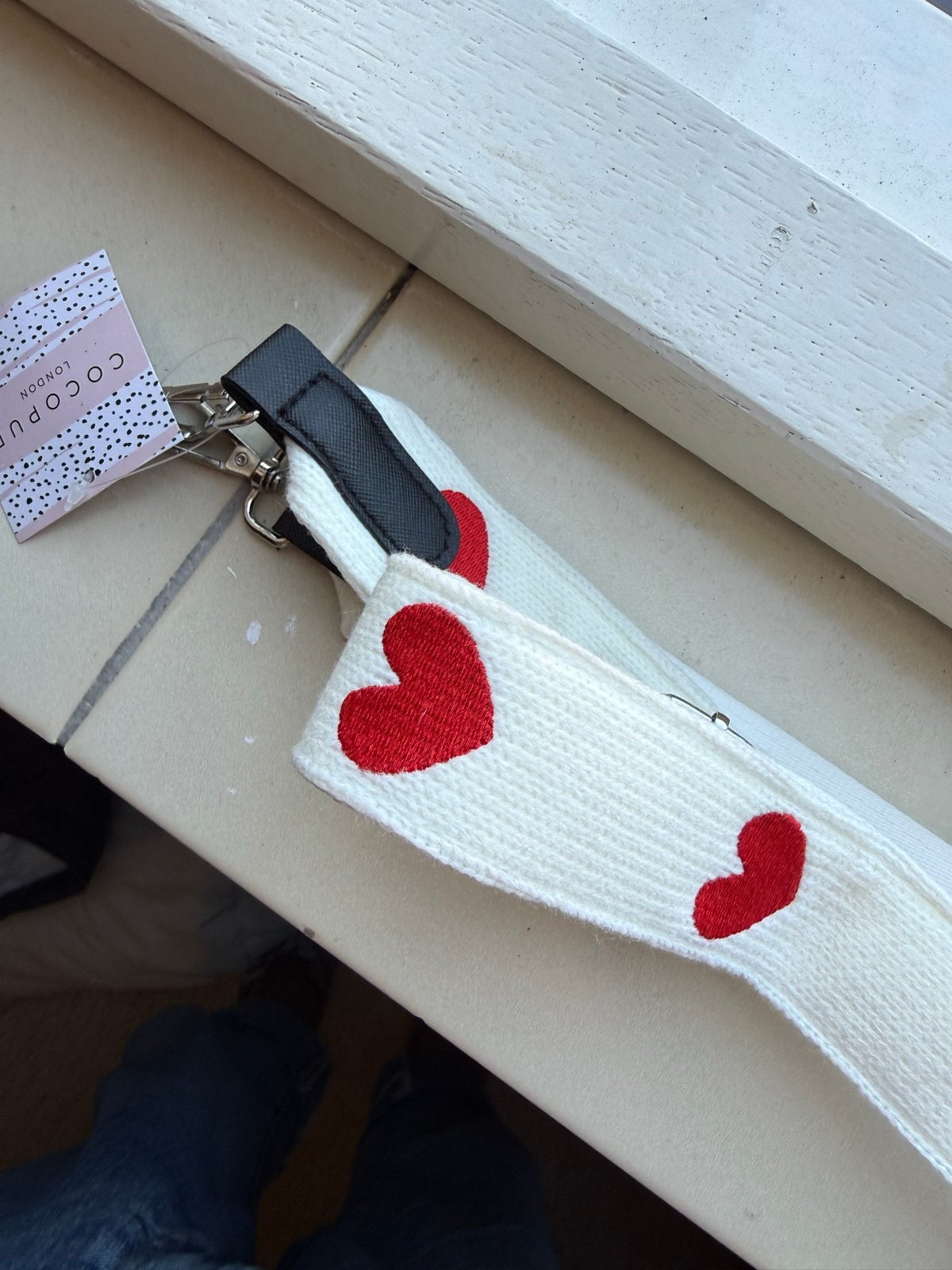 Cocopup London tasband - Nieuw - bag strap wit met hartjes, Sieraden, Tassen en Uiterlijk, Tassen | Damestassen, Ophalen of Verzenden