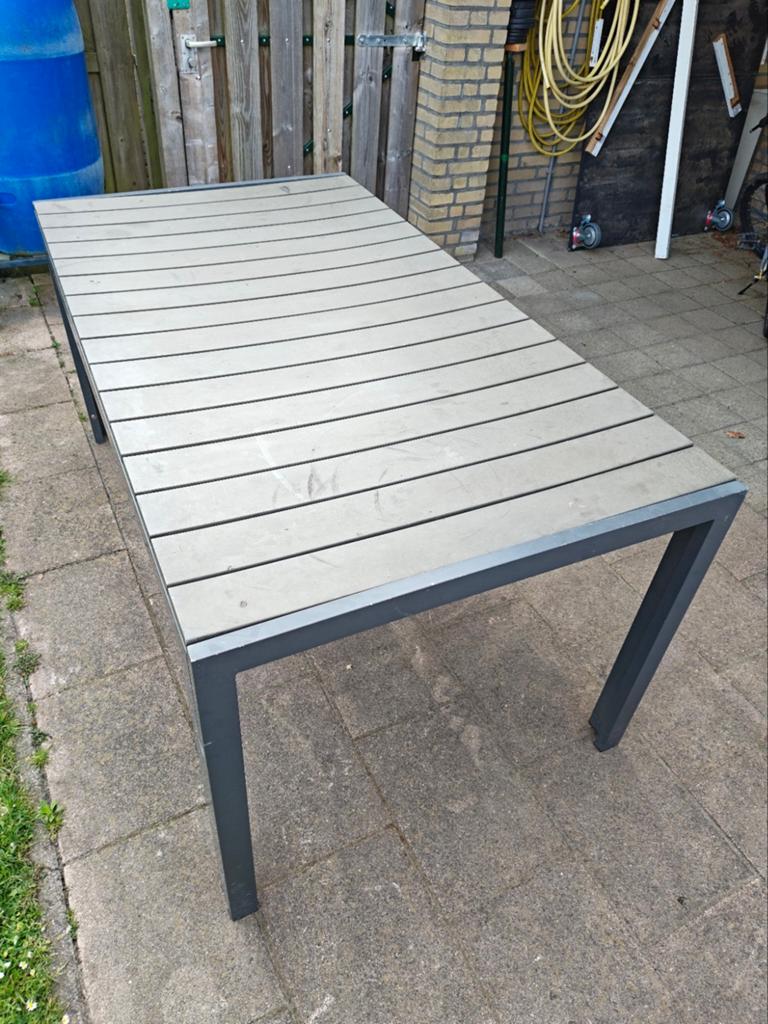 GRATIS Tafel met polywood blad, Tuin en Terras, Ophalen, Gebruikt, Rechthoekig, Aluminium