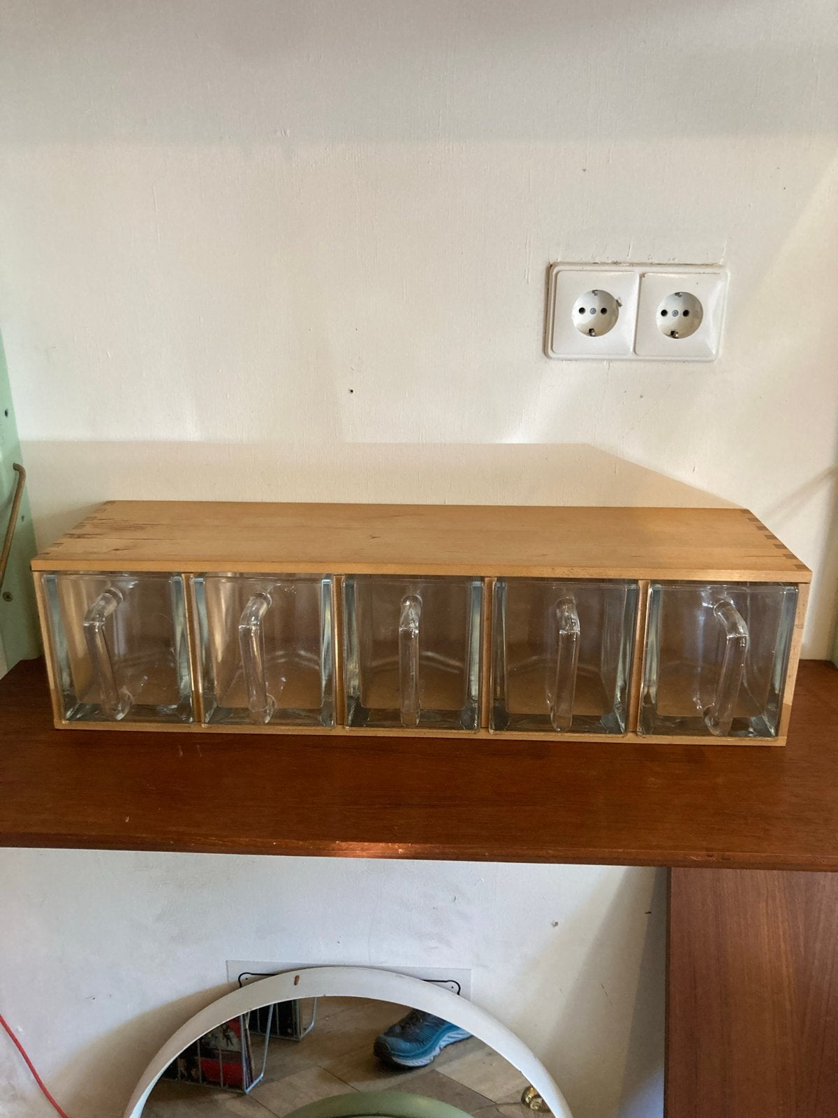 Vintage IKEA FÖRHÖJA kruidenrek met glazen lades, Antiek en Kunst, Antiek | Keukenbenodigdheden, Ophalen of Verzenden