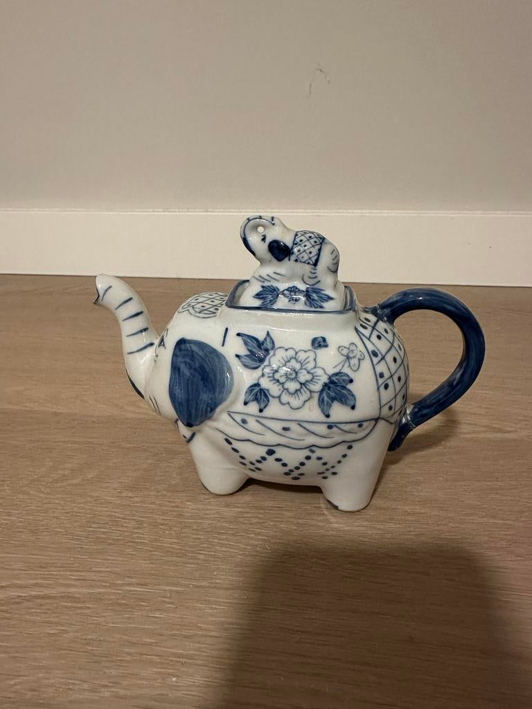 Chinese porseleinen theepot in olifantvorm, blauw-wit, Antiek en Kunst, Antiek | Porselein, Ophalen
