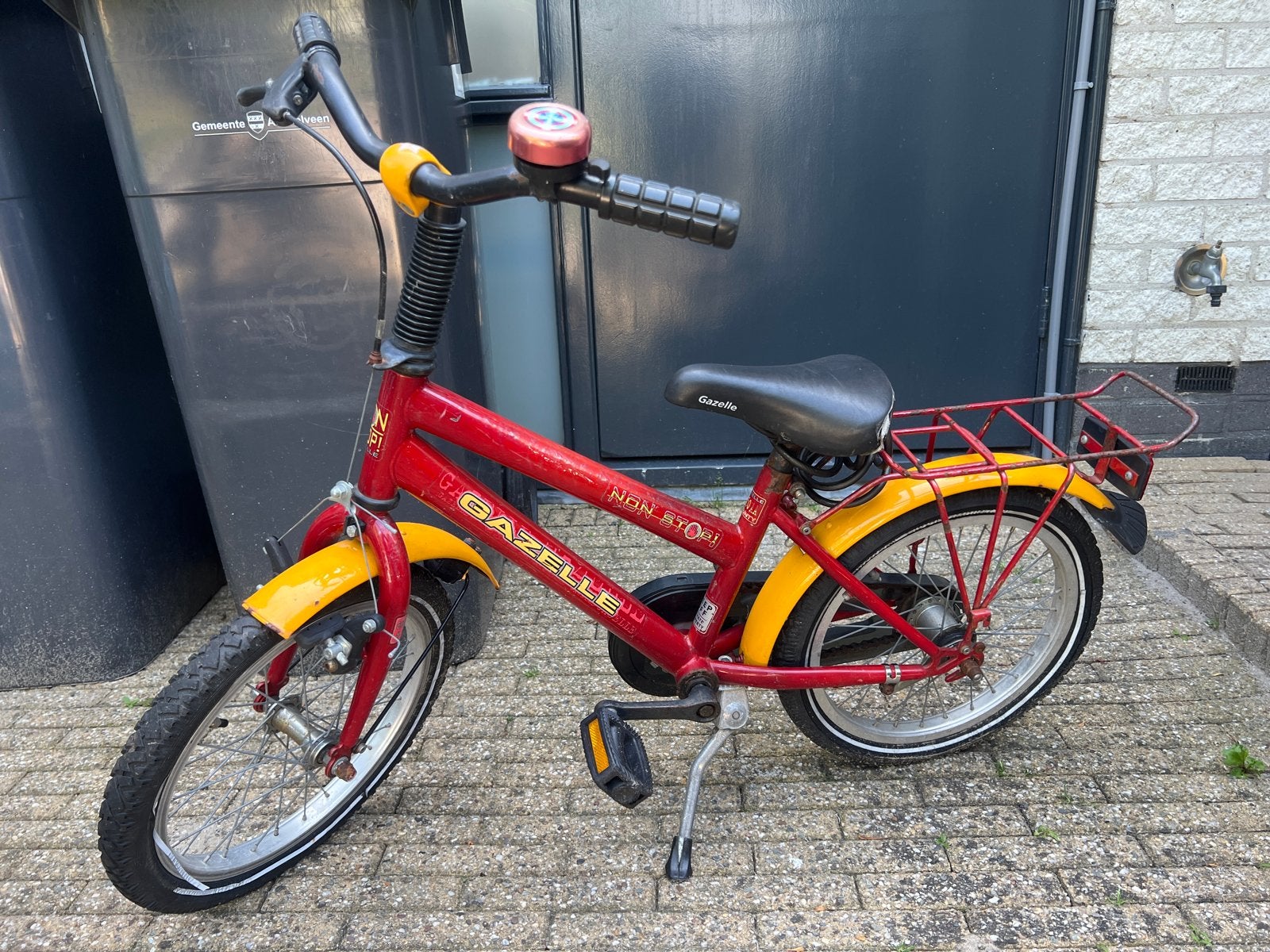 Gazelle kinderfiets 16 inch - Rood/Geel, Fietsen en Brommers, Fietsen | Kinderfietsjes, Ophalen, Gebruikt, Terugtraprem, 16 tot 20 inch