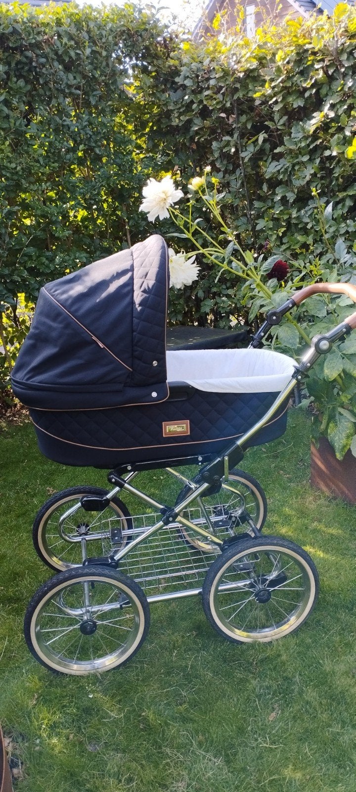zwarte kinder/wandelwagen, Overige merken, Verstelbare duwstang, Ophalen of Verzenden, Zo goed als nieuw
