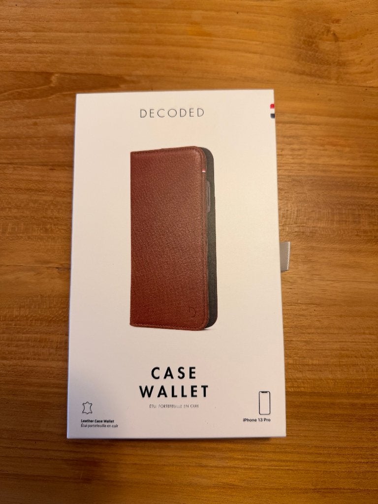 NIEUWE Decoded Wallet iPhone 13 Pro Bruin echt leer, IPhone 13 Pro, Overige merken, Nieuw, Ophalen of Verzenden