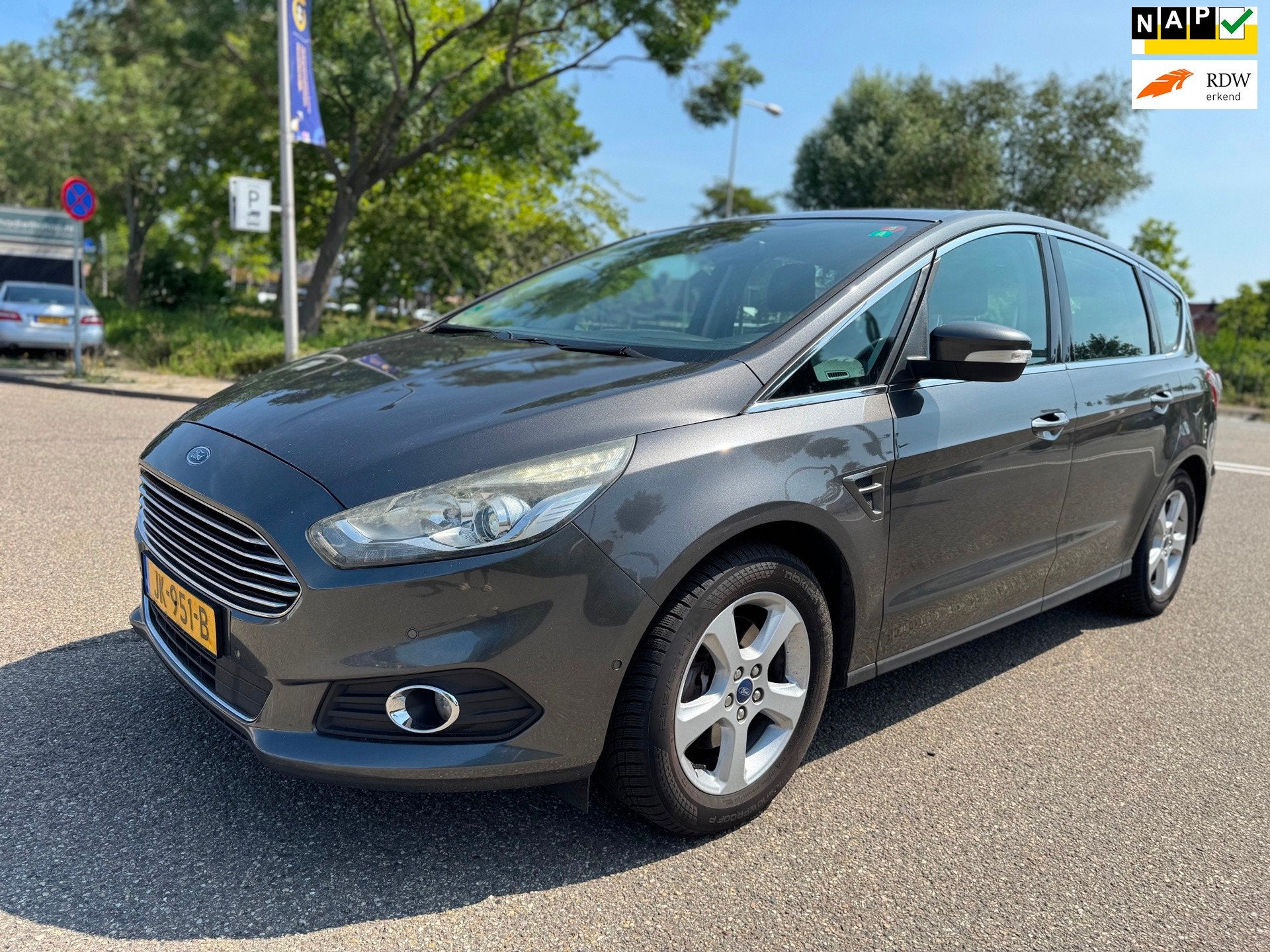 Ford S-Max 1.5 Titanium 7 zits / LET OP: KOPPAKKING PROBLEEM, Voorwielaandrijving, 4 cilinders, 7 stoelen, Bedrijf