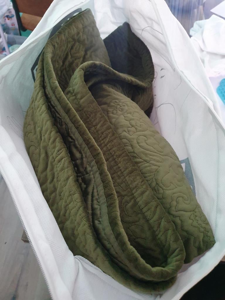 Essenza Groene sprei 220x265, Overige typen, Tweepersoons, Ophalen of Verzenden, Zo goed als nieuw