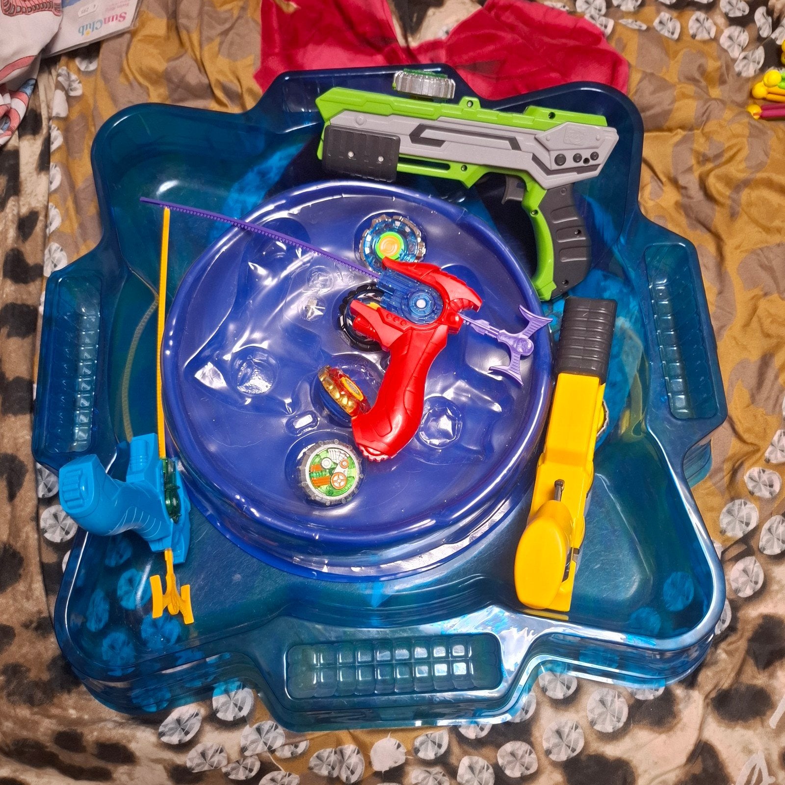 Beyblade Burst Arena met accessoires en pistolen, Ophalen, Gebruikt, Jongen of Meisje