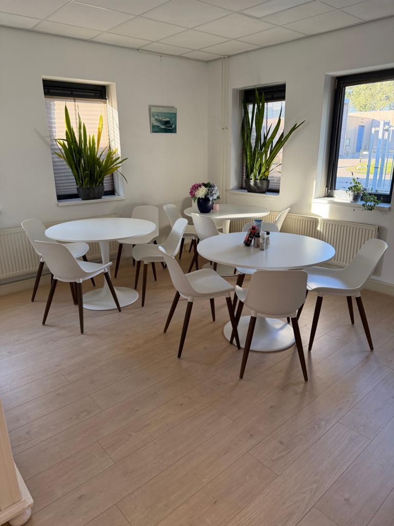 Set van 3 ronde tafels met 12 stoelen, Kunststof, Gebruikt, Rond, Vier personen