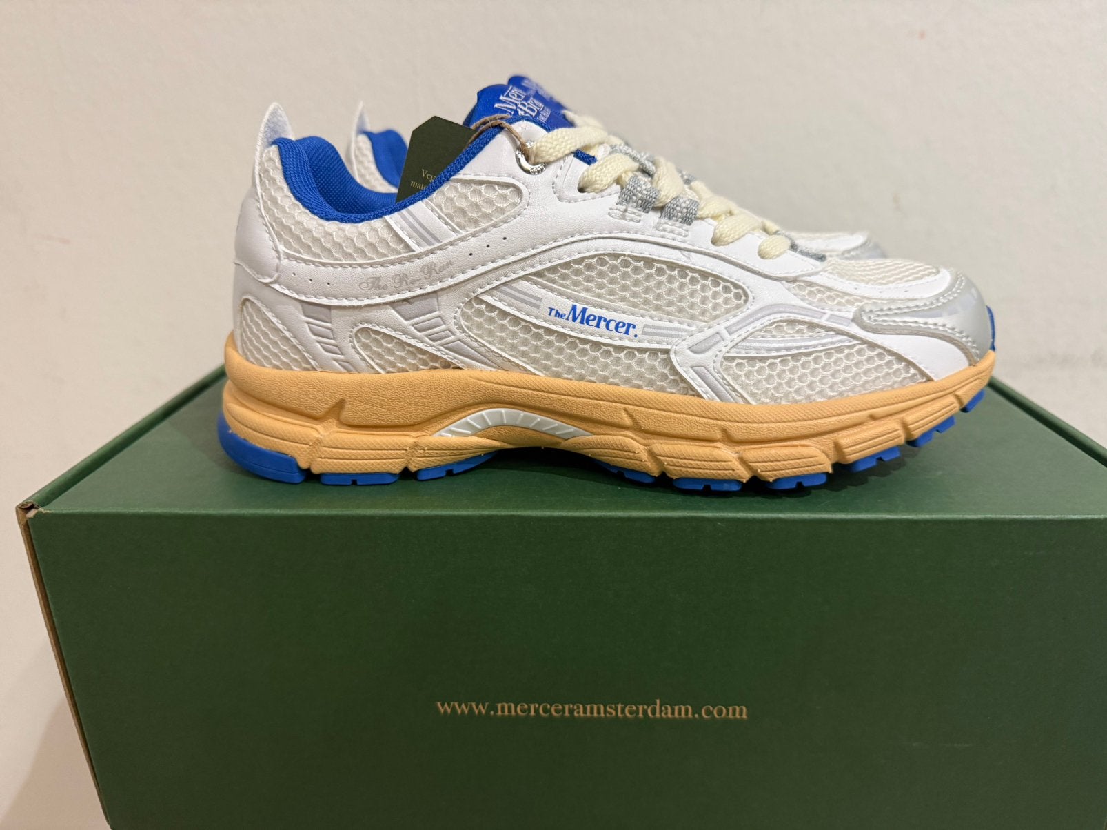 Te koop nieuwe Mercer Re Run Grape white Blue, Postlaan 3, Mercer, Wit, Nieuw
