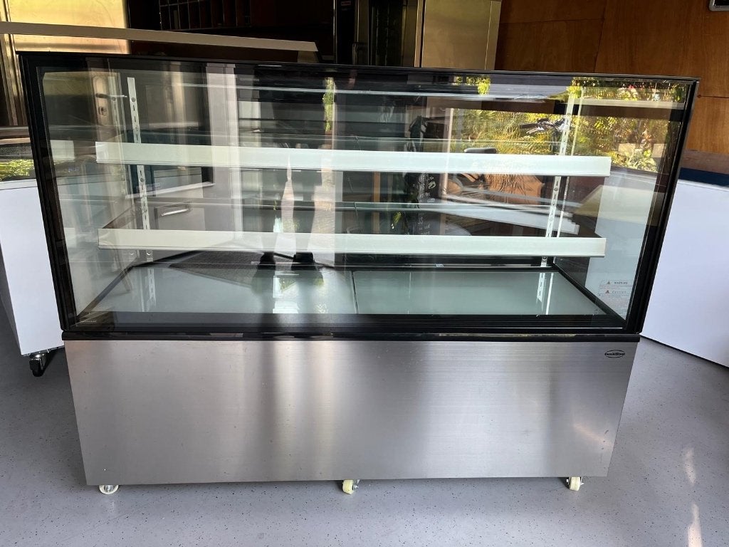 Koel vitrine, Ophalen, 200 liter of meer, 140 tot 160 cm, 45 tot 60 cm