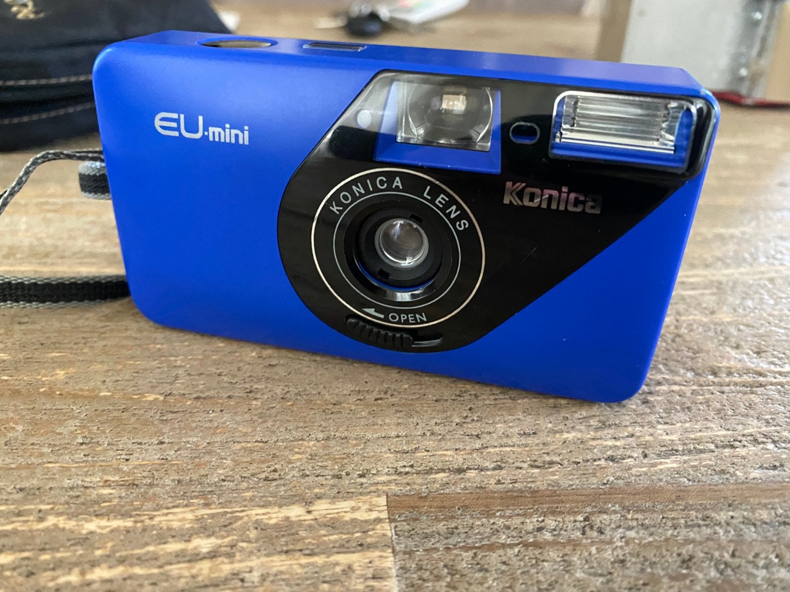Konica eU mini leuke analoge camera, Ophalen of Verzenden, Zo goed als nieuw, Compact, Konica