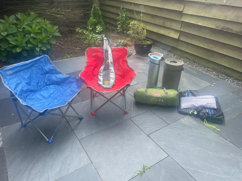 Kampeeruitrusting: Coleman tent, stoelen, slaapmatten, Caravans en Kamperen, Ophalen, Gebruikt